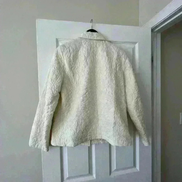 Requirements white jacket - Picture 4 of 8